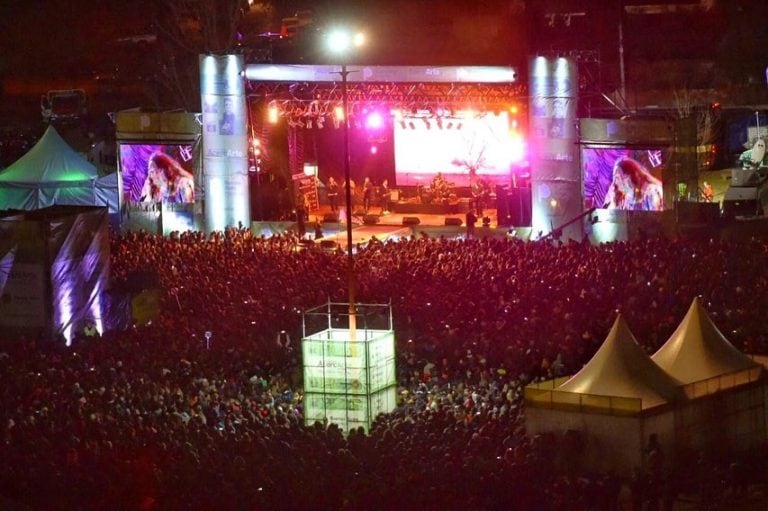 Más de 30.000 bahienses en la fiesta de la primavera