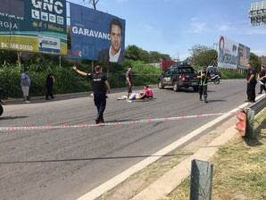 En una aparente discusión de pareja uno terminó muerto y el otro gravemente herido