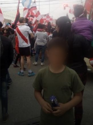 Valentín, en la caravana de River. (Facebook/ Maximiliano Pérez).