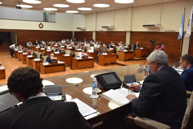 El vicegobernador Carlos Haquim presidió la quinta sesión ordinaria del año de la Legislatura de la Provincia.