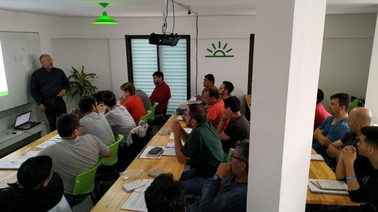 Impulsá tu Empresa, el proyecto llevado de manera conjunta por Facebook y la Municipalidad. Los casos Buaalá y Greentech.