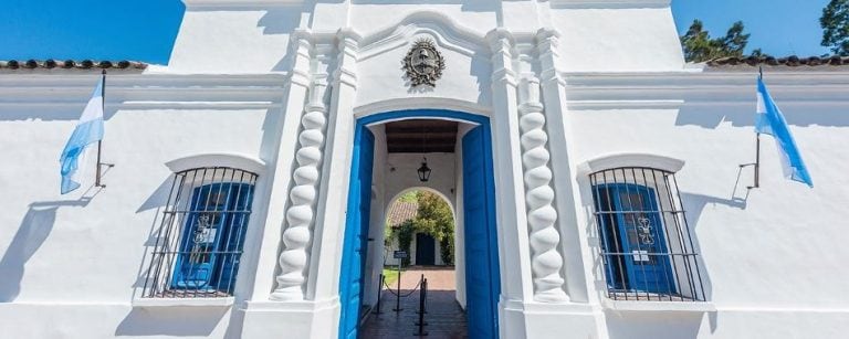 El Frente de la Casa Histórica en el año del Bicentenario.