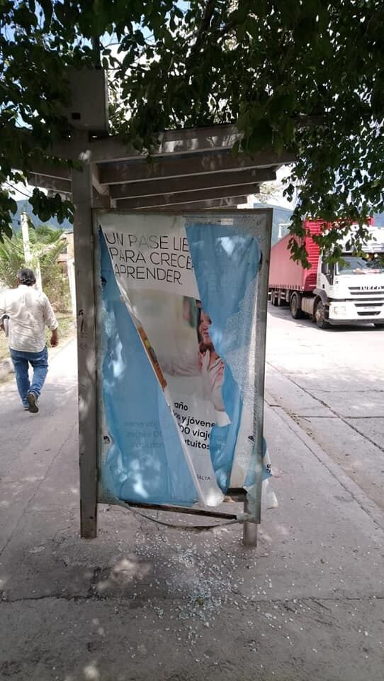 Ataques a colectivos de la línea 2 de SAETA (Facebook SAETA S.A.)