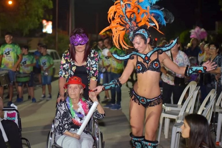 Carnaval en el Hogar de Ancianos Juan XXIII Arroyito