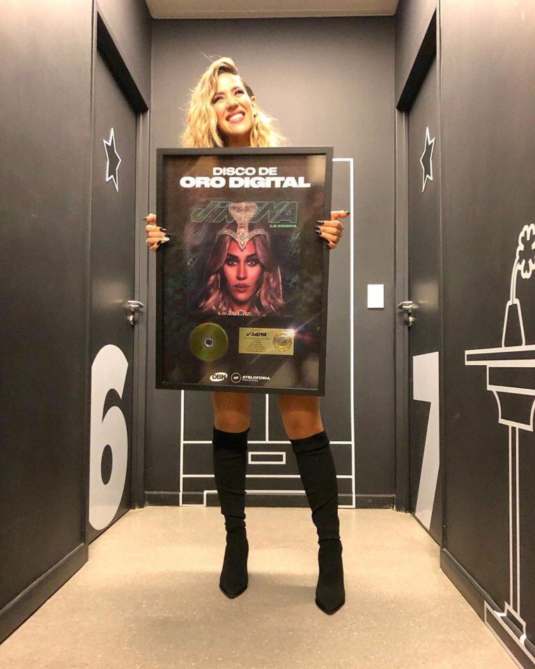 "La Cobra" ya es disco de oro (Foto: Instagram/ baronjimena)