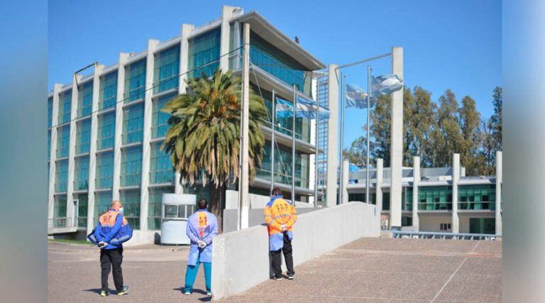 Personal del Servicio de Emergencias Médicas estuvo presente en todo el episodio (Vía Santa Rosa)