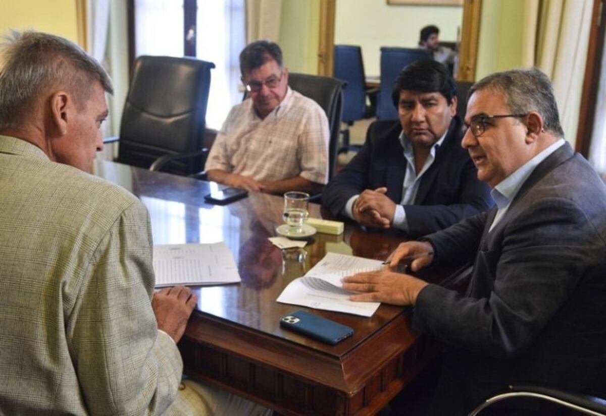 Antofagasta: Jalil anunció obras para terminar la ruta 43 y una nueva hostería