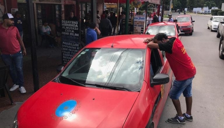 Taxistas contra remiseros.