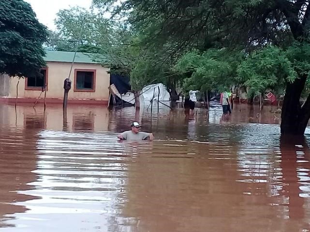 Inundaciones en Apolinario Saravia. (Web)