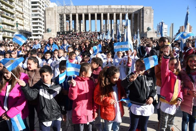 4000 chicos le juraron lealtad a la bandera