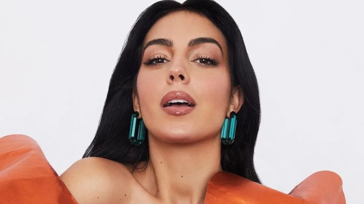 Estilo y elegancia: Georgina Rodríguez deslumbró en su producción para Vogue