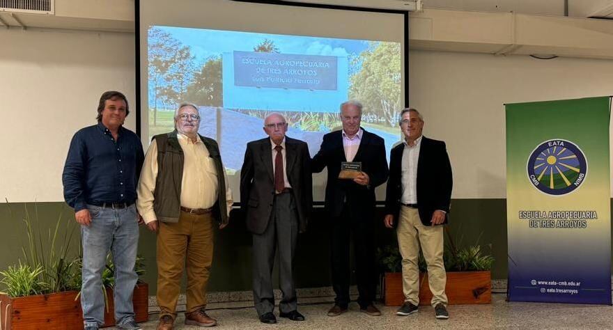 La Escuela Agropecuaria de Tres Arroyos recibió el nombre de Luis Patricio Ferrario