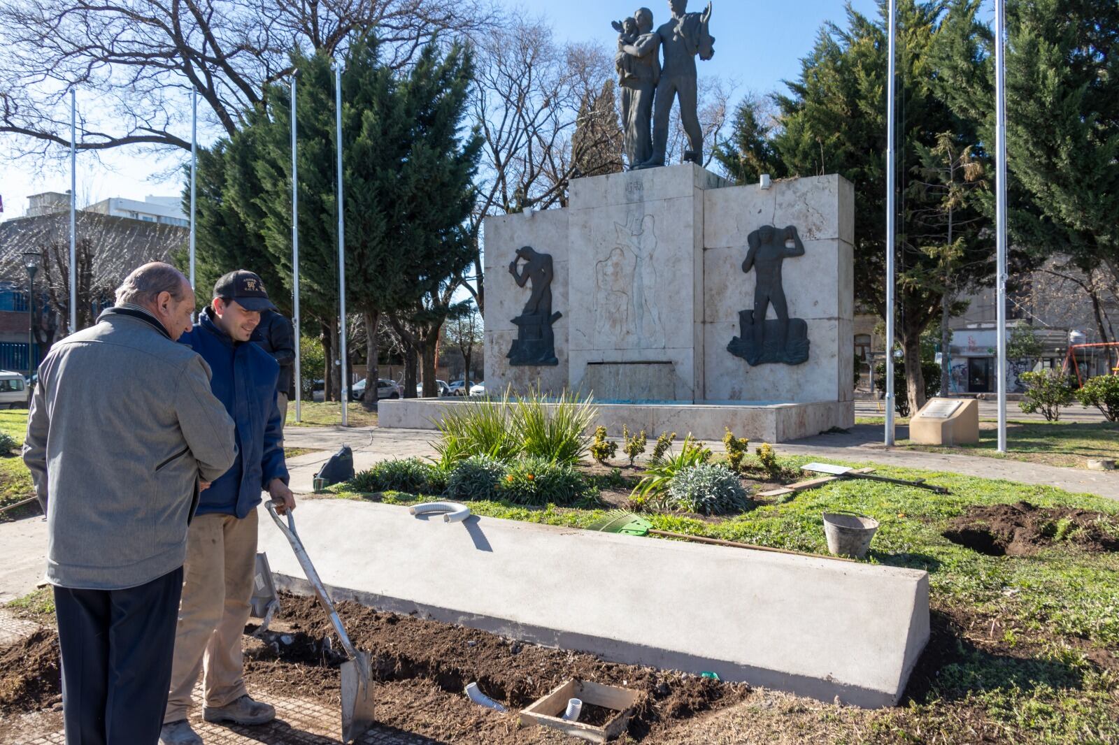 El intendente Carlos Sánchez recorrió diferentes obras que se ejecutan en Tres Arroyos