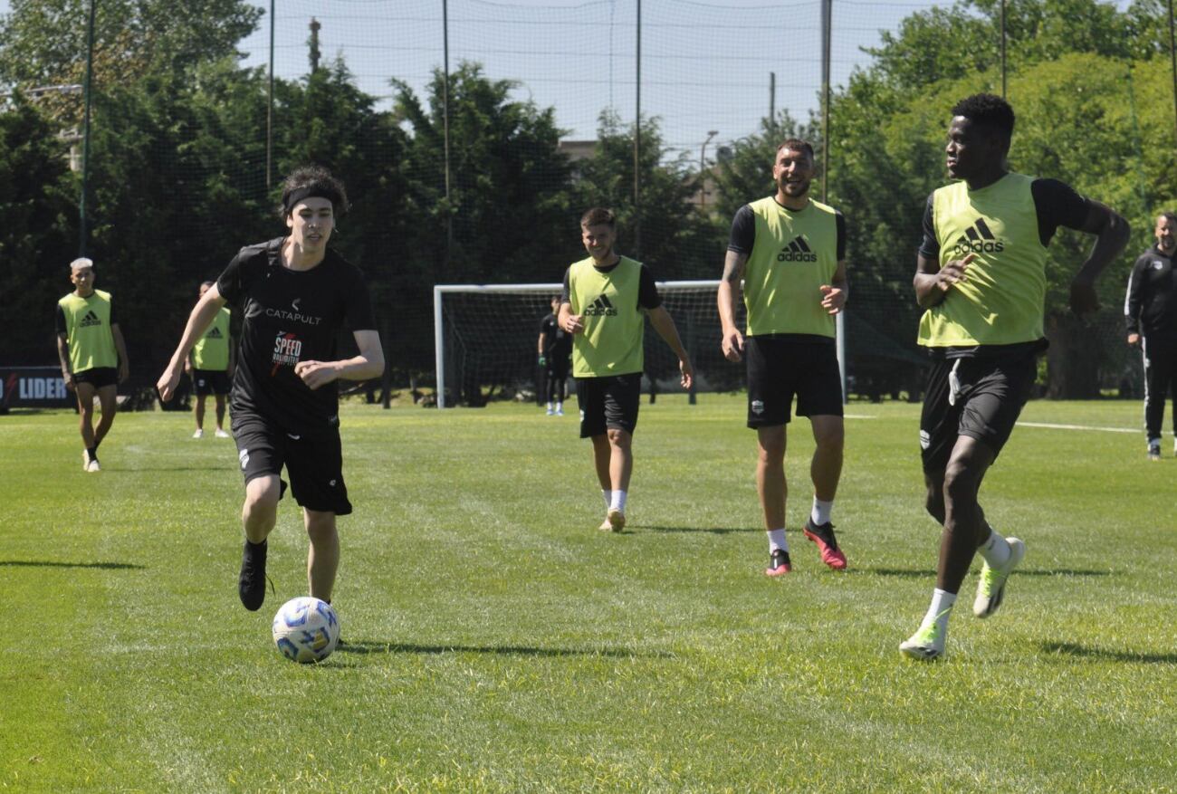 Spreen entrenó con Deportivo Riestra. /Foto: Prensa Riestra