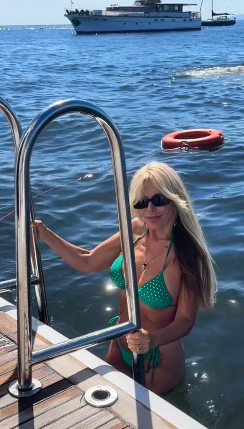 A los 71 años, Graciela Alfano deslumbró en microbikini verde y encendió las redes