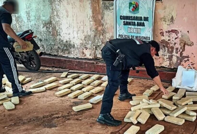 Tras persecución, incautan gran cantidad de marihuana en Santa Ana.