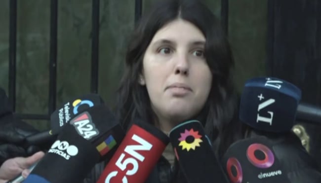 Mailén, la hermana de uno de los detenidos, Alexis Cuzzoni.