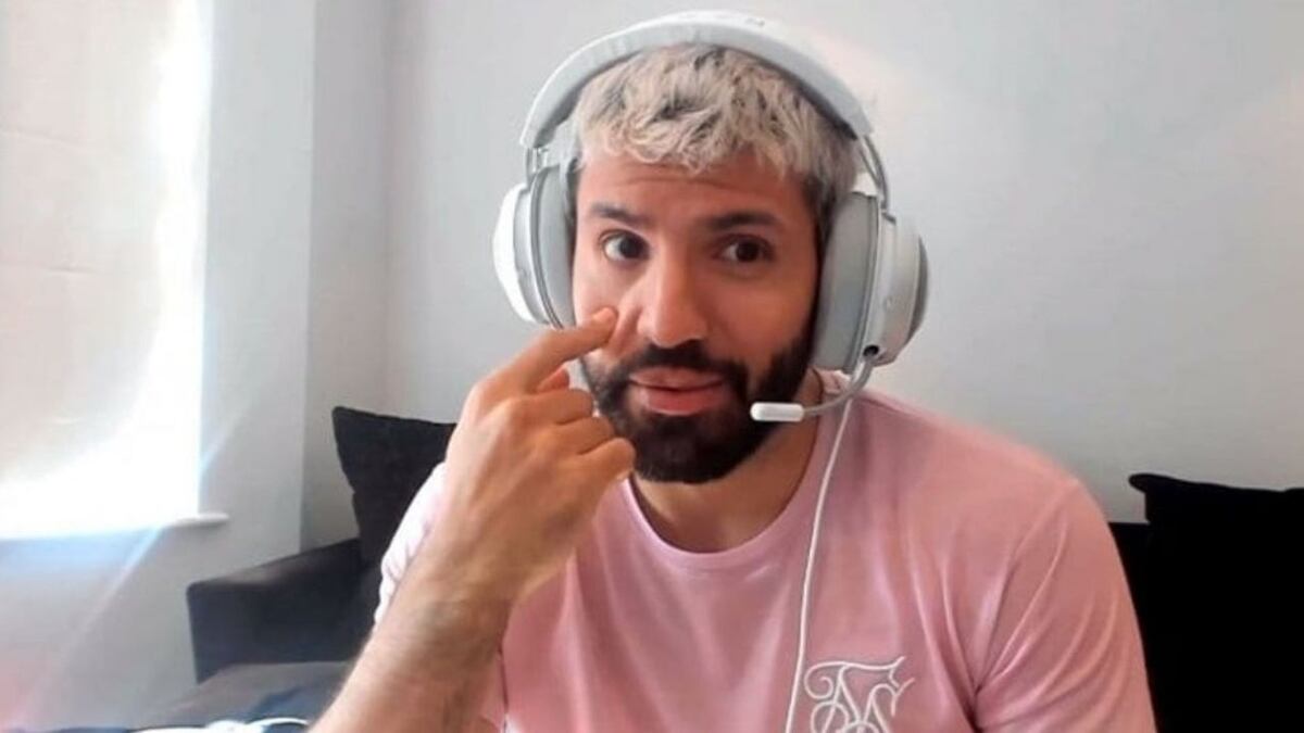 ¿Se cansó? El Kun Agüero dijo que, en breve, dejará de hacer streaming