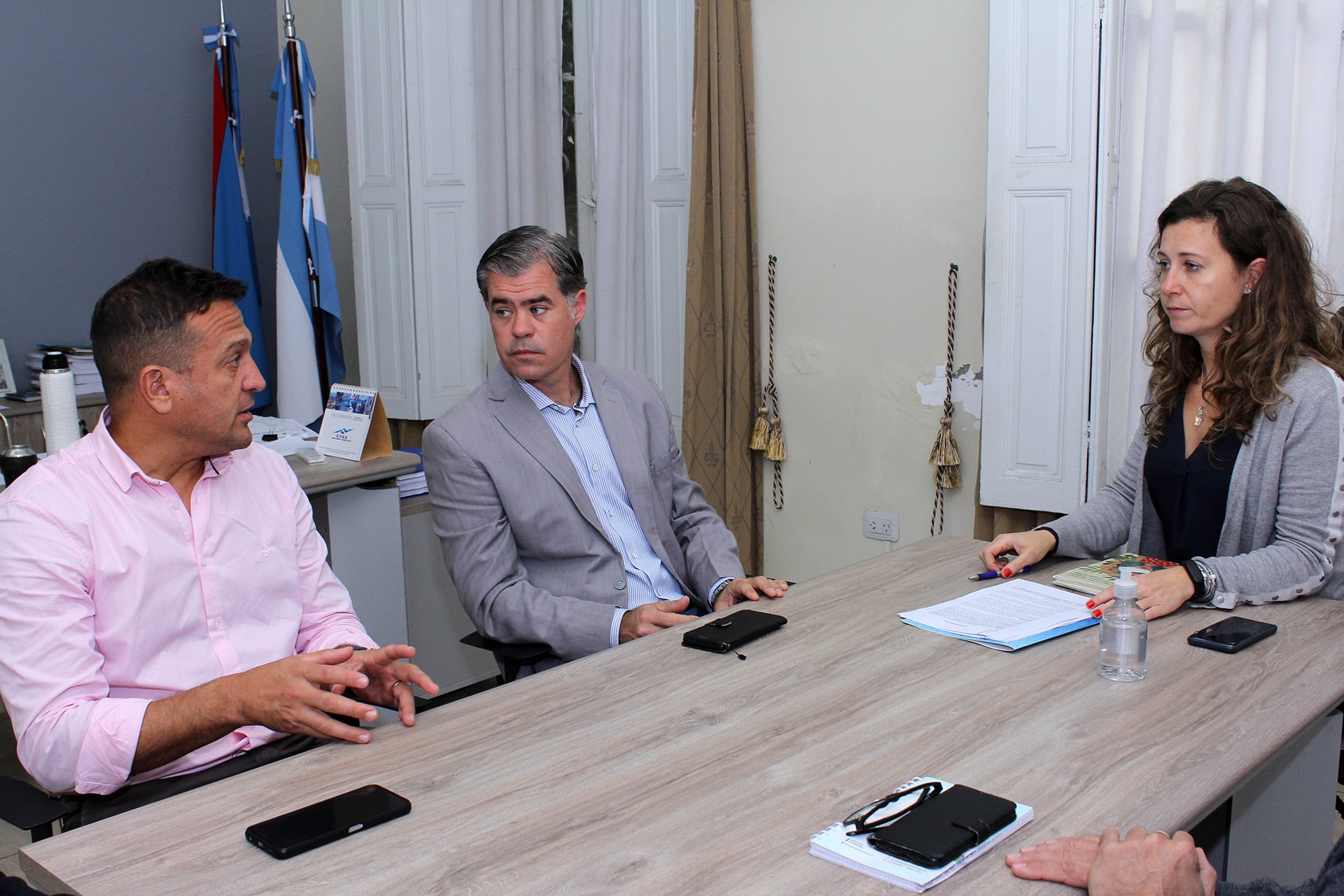 SecretarÍa de Energía de Entre Ríos, Silvina Guerra - director de Desarrollo Gasífero, Juan Dolder - Intendente de Gualeguaychú Martín Piaggio.