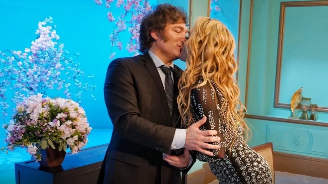 Javier Milei y Fátima Florez en la grabación del primero programa del año de "La Noche de Mirtha". Foto: Clarín