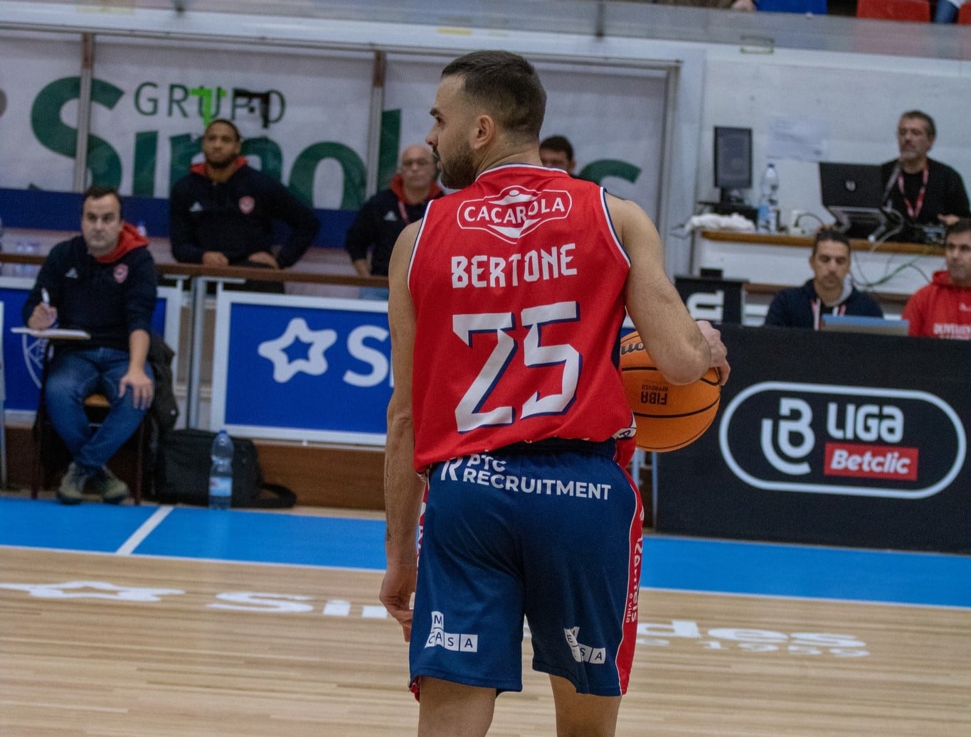 Pablo Bertone Oliveirense Liga Portuguesa de Basquet