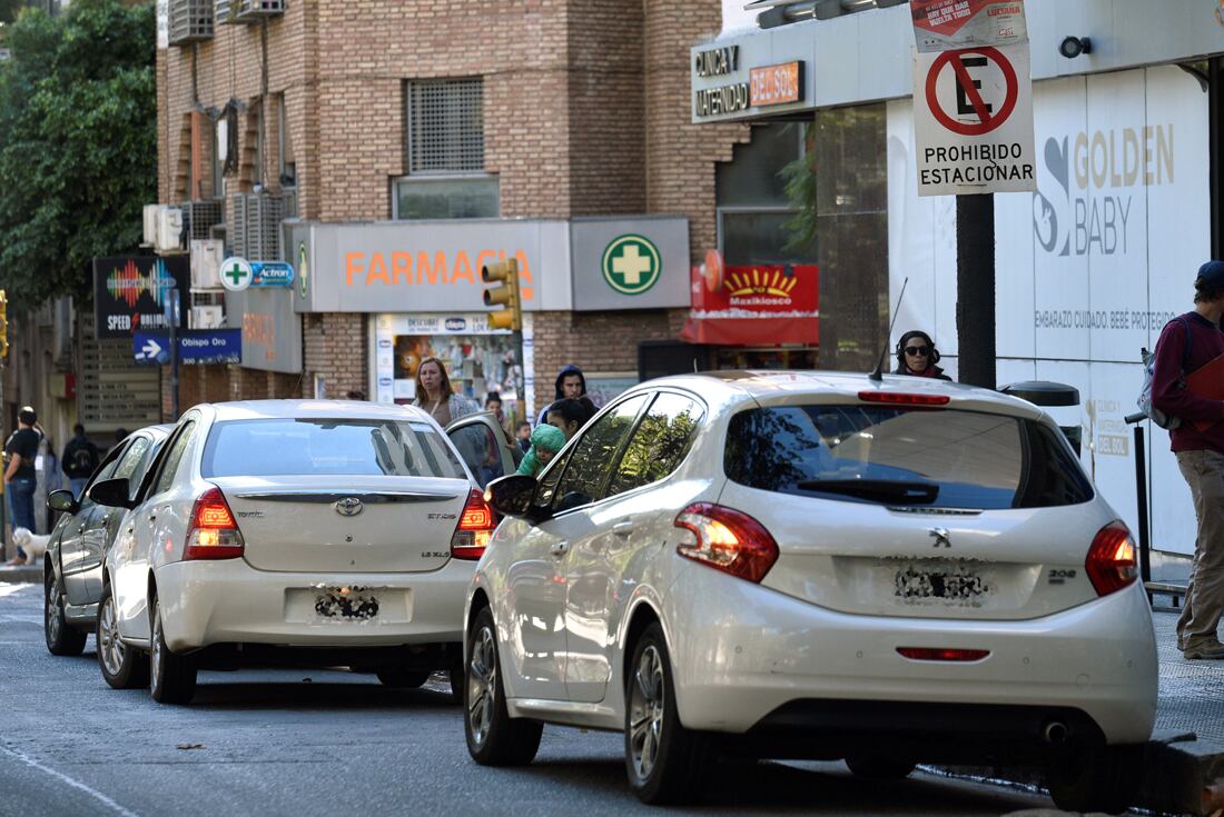 Se podrá estacionar en donde habitualmente está prohibido. 