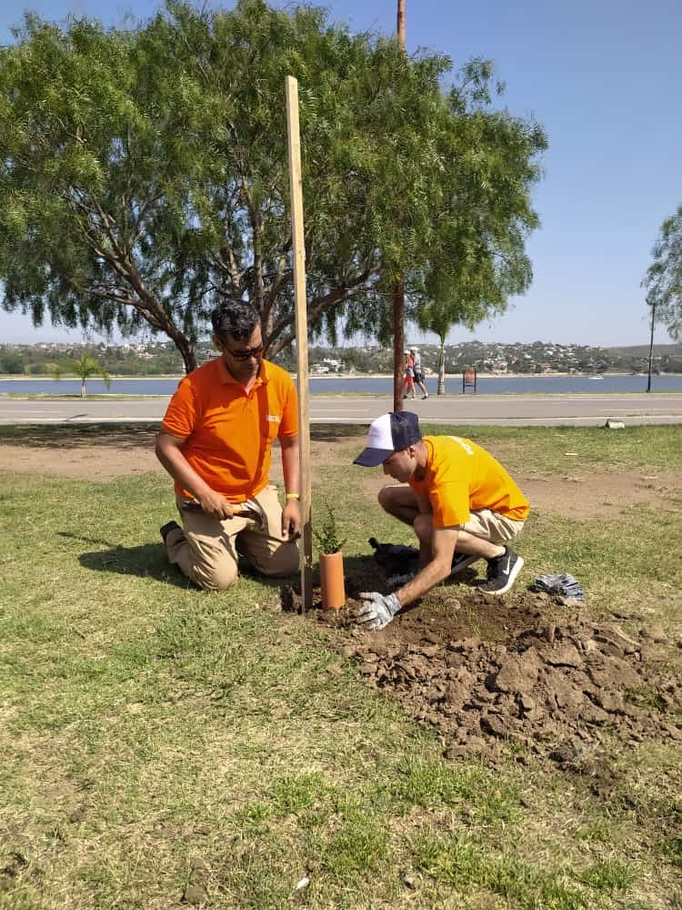 Jornada de limpieza en la costanera