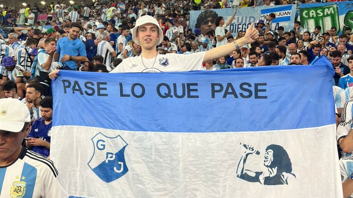 Con Juniors y la Mona Jiménez en la bandera para alentar a la ‘Scaloneta’ en Qatar 2022