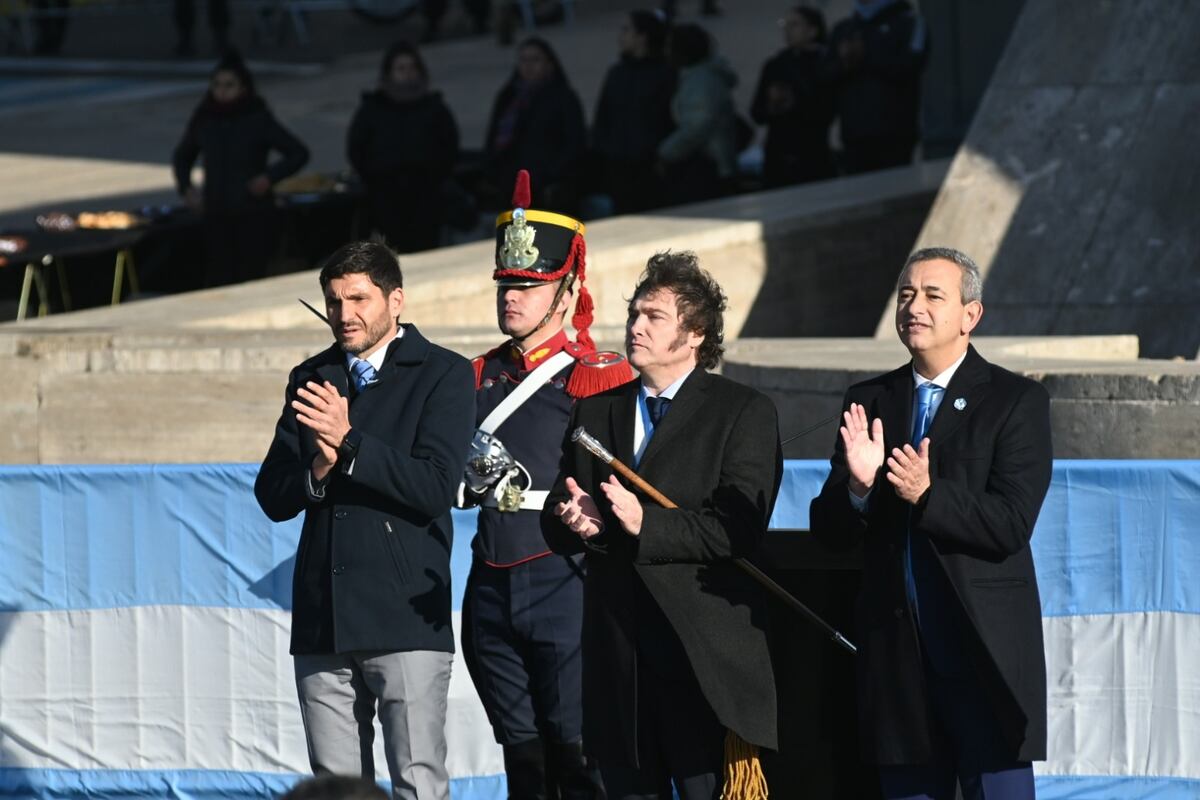 Milei encabezó el acto por el Día de la Bandera