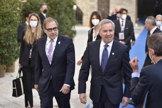 Felipe Solá con el sherpa argentino jorge arguello  para participar de la Cumbre de ministros de Asuntos Exteriores y de Desarrollo del #G20.