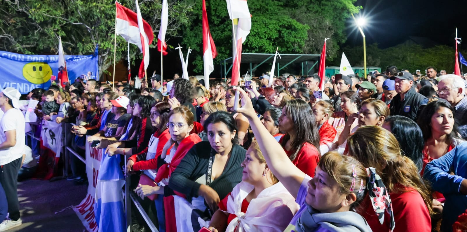 Militantes de todos los barrios sampedreños asistieron al cierre de campaña del Frente Cambia Jujuy para las elecciones del domingo 22.