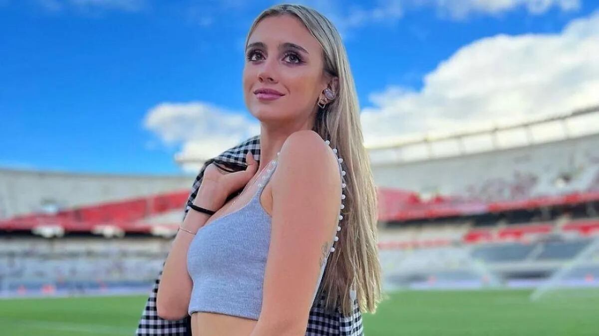 Fresca y de rosa: el día que More Beltrán lució una microbikini ‘barbiecore’ desde la Costa Atlántica
