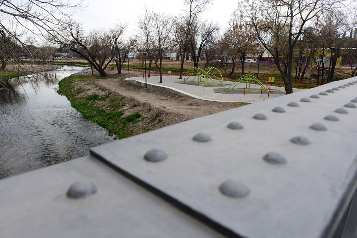 Córdoba: delincuentes intentaron escapar de la Policía cruzando a pie el río Suquía