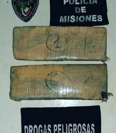 Transportaba marihuana en motocicleta y terminó detenido.