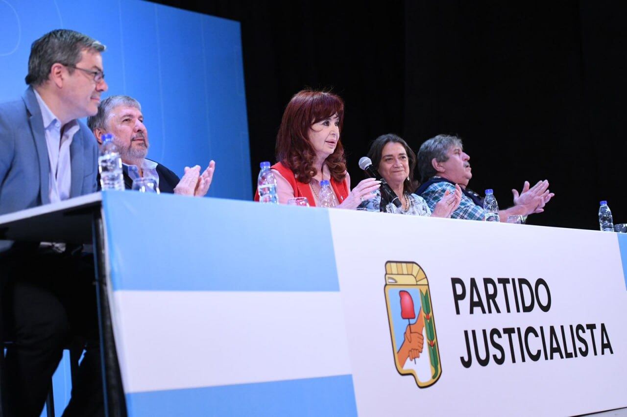 Cristina Kirchner asumió la presidencia del PJ