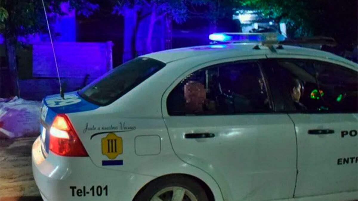 Policías de Gualeguay salvaron a un bebé ahogado con leche que no podía respirar