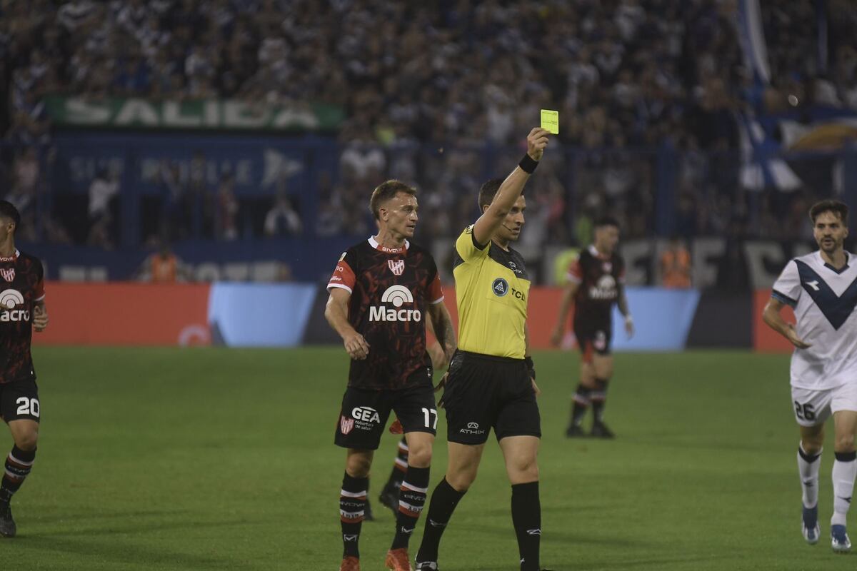 Instituto perdió ante el Vélez puntero, en su segunda derrota consecutiva