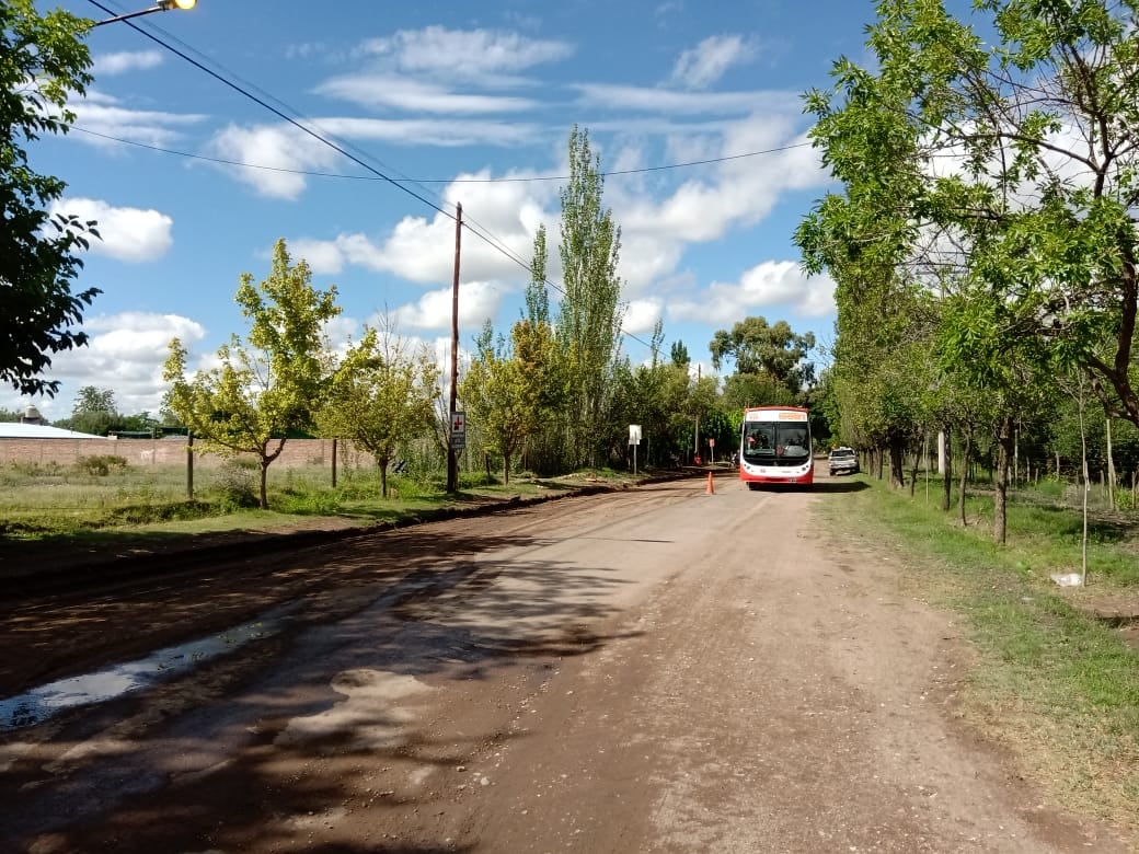 El municipio inició las tareas para asfaltar las arterias del caso urbano en El cerrito.