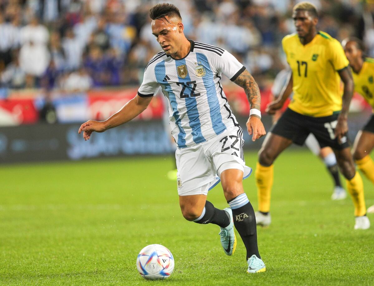 Argentina venció 3 a 0 Jamaica con dos goles de Lionel Messi