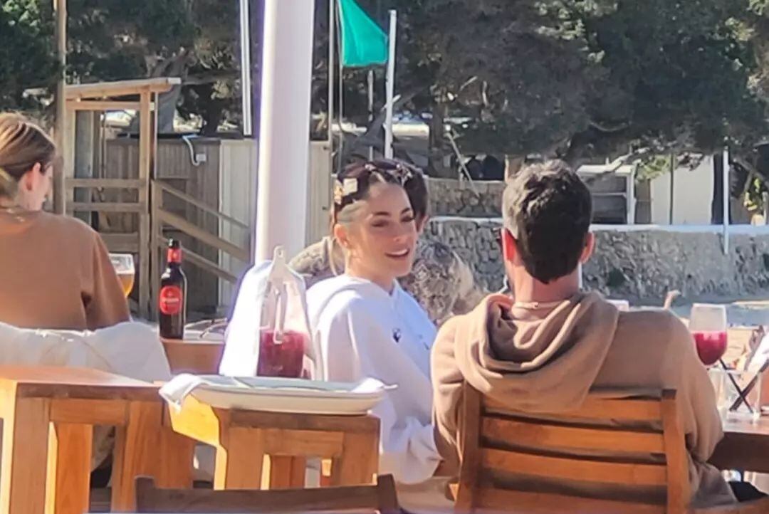 Tini Stoessel y Rodrigo De Paul en Ibiza.