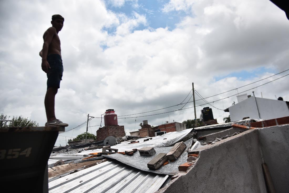 Provocaron el descarrilamiento un tren e impactó contra unas casas. Avenida Japón al 400 y calle Godoy.
Barrio Remedios de Escalada. (Pedro Castillo/ La Voz)