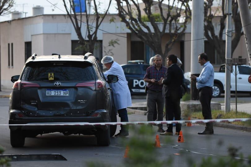 Peritos llegaron a la escena del crimen. Mariana Villa / Los Andes