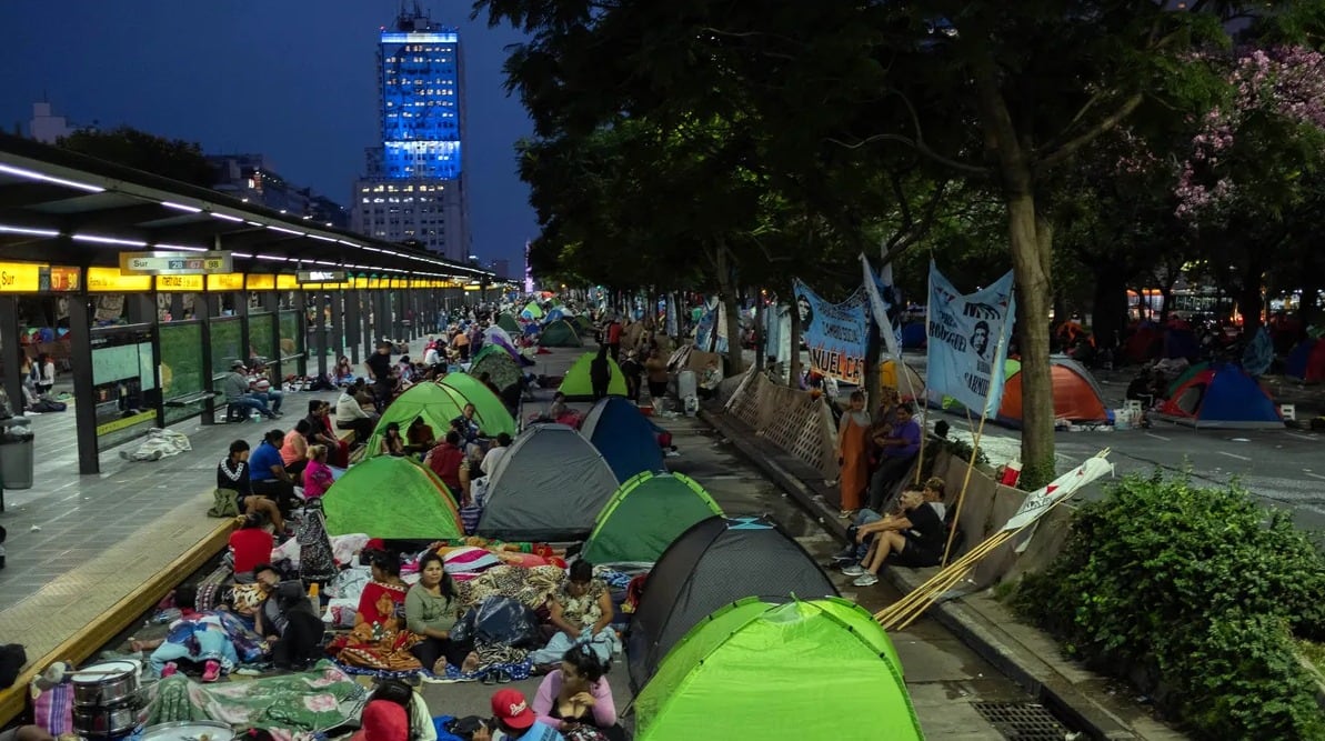 Acampe en la 9 de julio de Unidad Piquetera