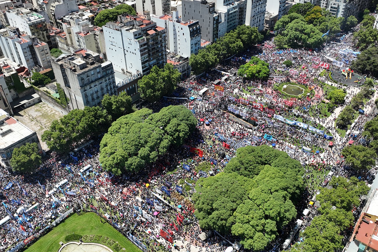 Primer Paro Nacional y movilización de la CGT contra el gobierno de Javier Milei.