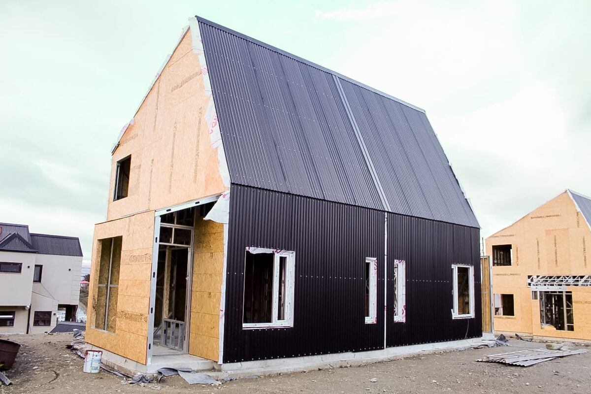 Proyecto Nacional GEF: el IPVyH avanza con la construcción de 16 viviendas autosustentables en Ushuaia