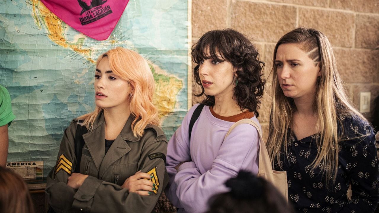 Lali Espósito junto a Vera Spinetta y Julieta Giménez Zapiola. 