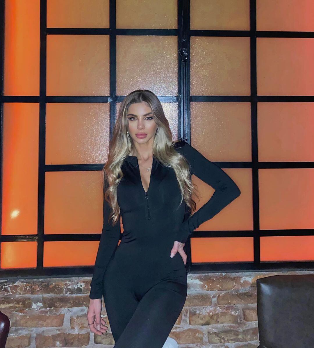 Catsuit y mucho escote: Romina Malaspina encendió las redes con un look muy atrevido