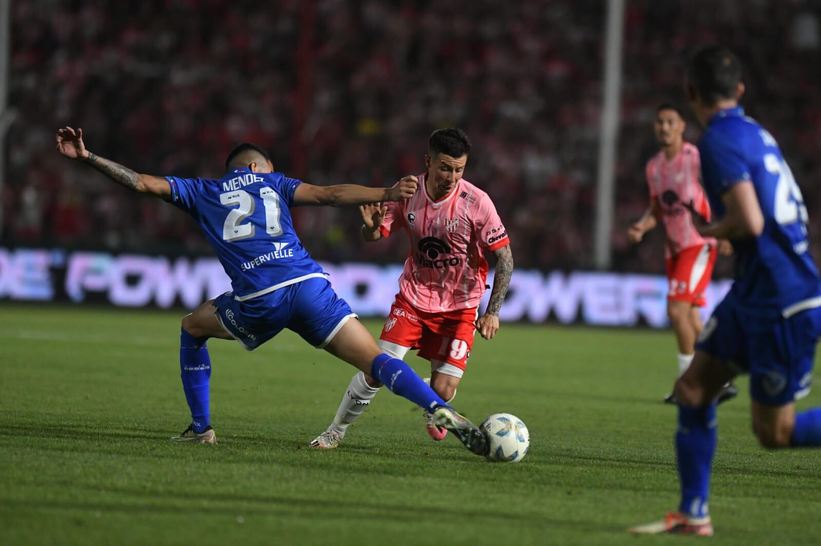 Instituto enfrentó a Vélez por la Copa de la Liga Profesional 2023. Fue en el estadio Monumental de Alta Córdoba. (Facundo Luque / La Voz)