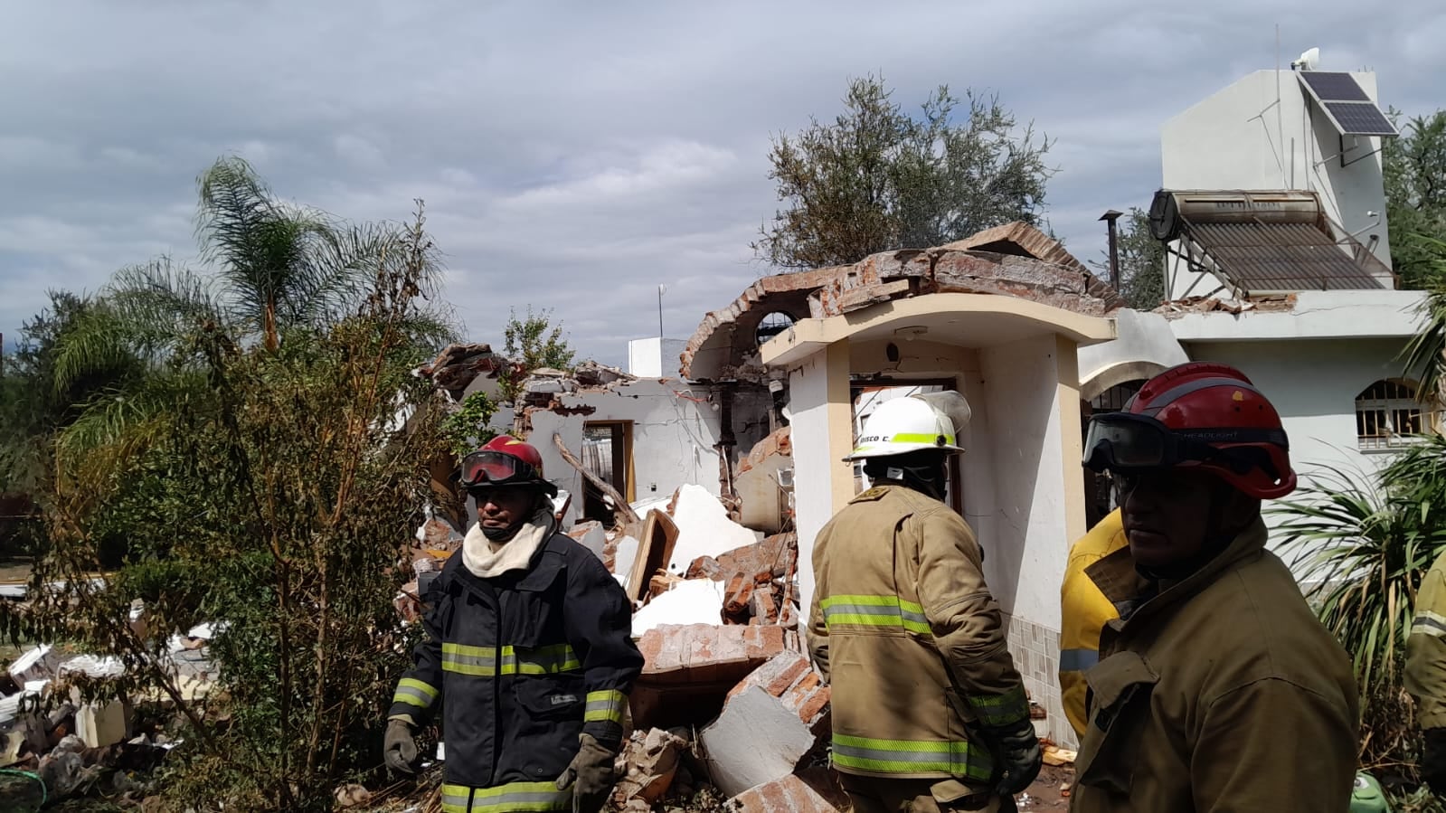 Incendio y daños en una casa de Charbonier. (Policía)