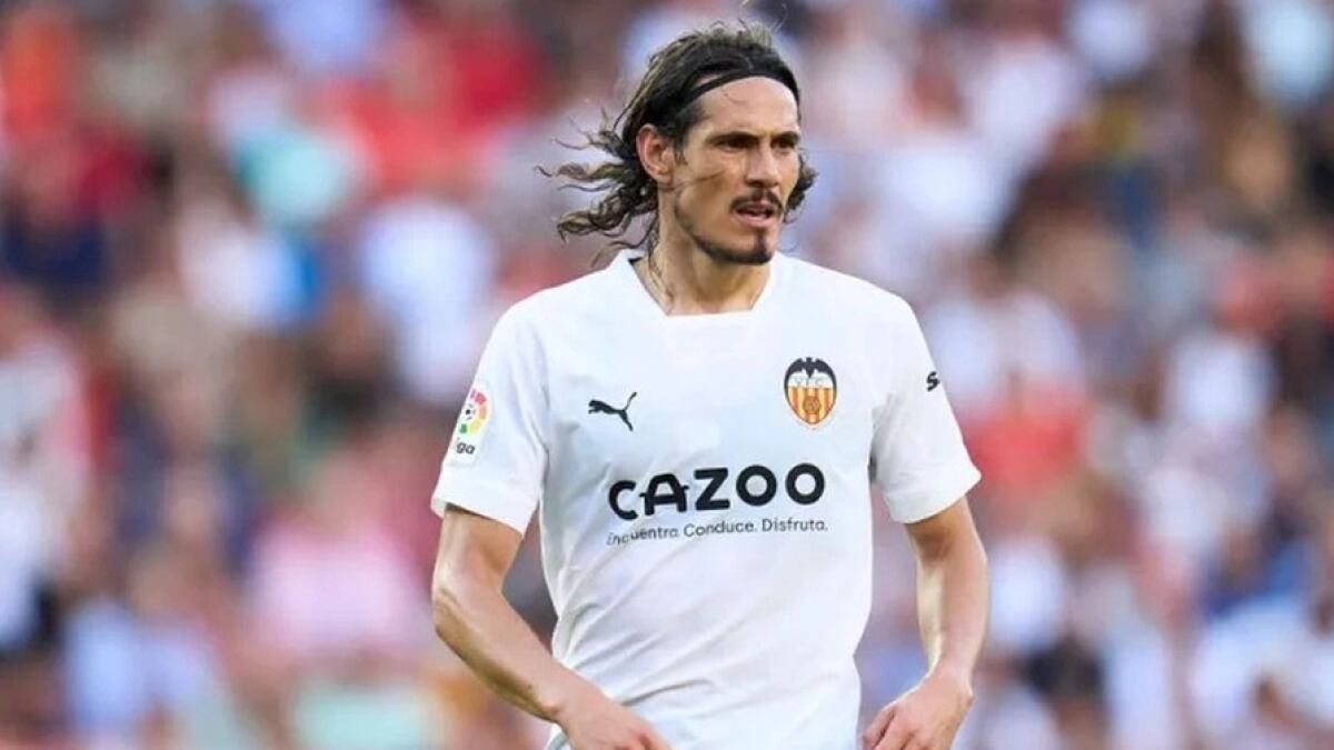 Edinson Cavani con la camiseta de Valencia.